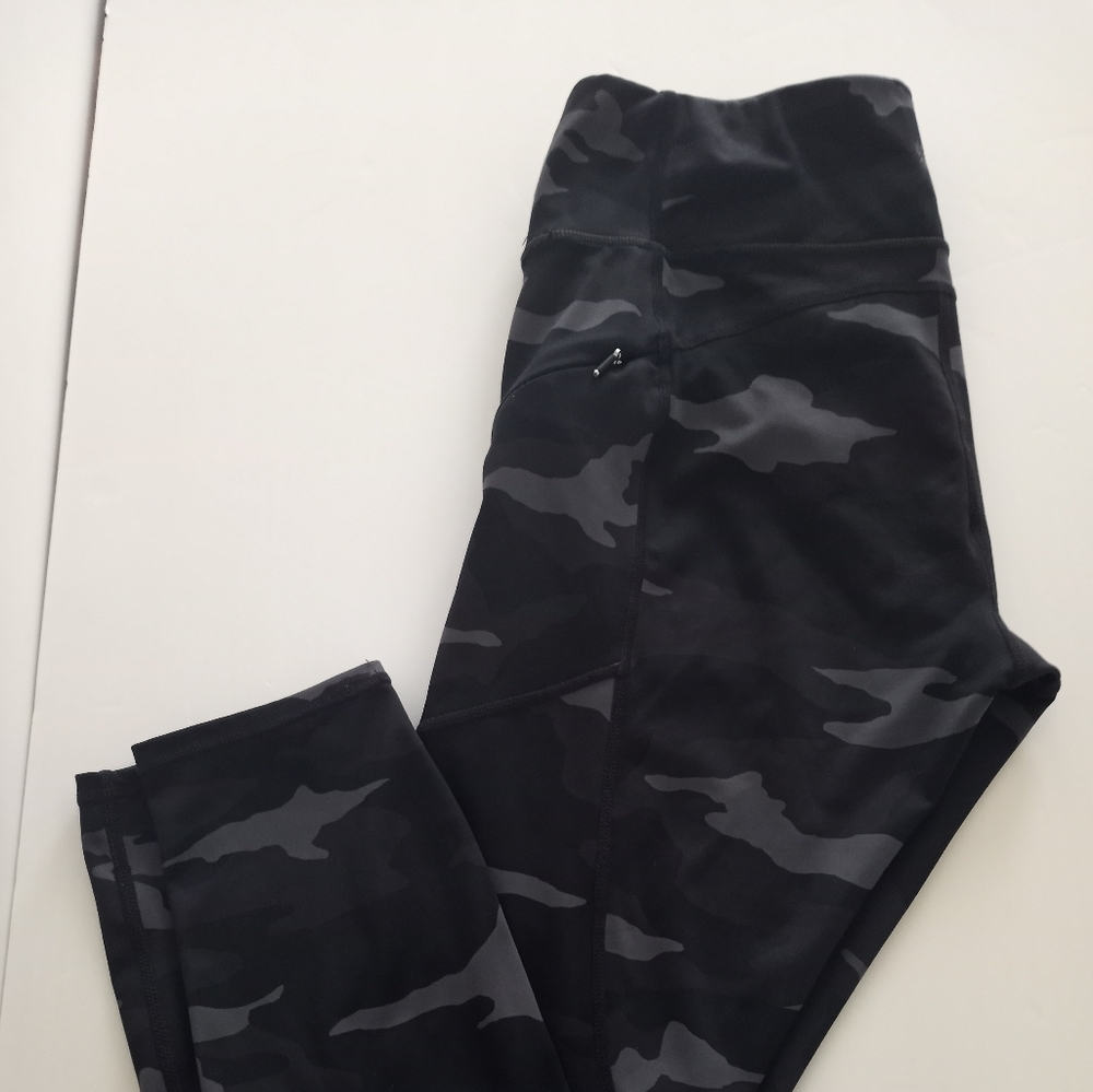 Athleta leggings in Camo 🤩